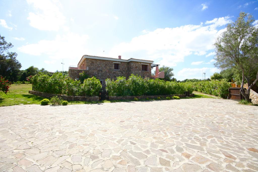 Residenze Dei Fiori Vila Porto Rotondo Exterior foto